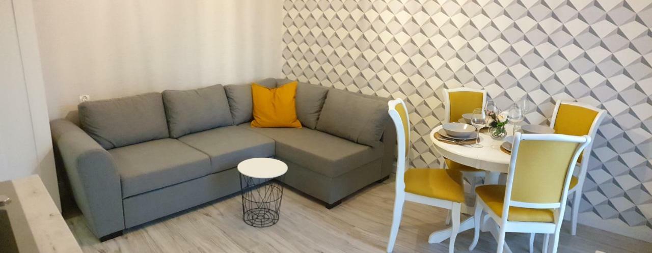 Korador Apartment ออสตรอวอ ภายนอก รูปภาพ