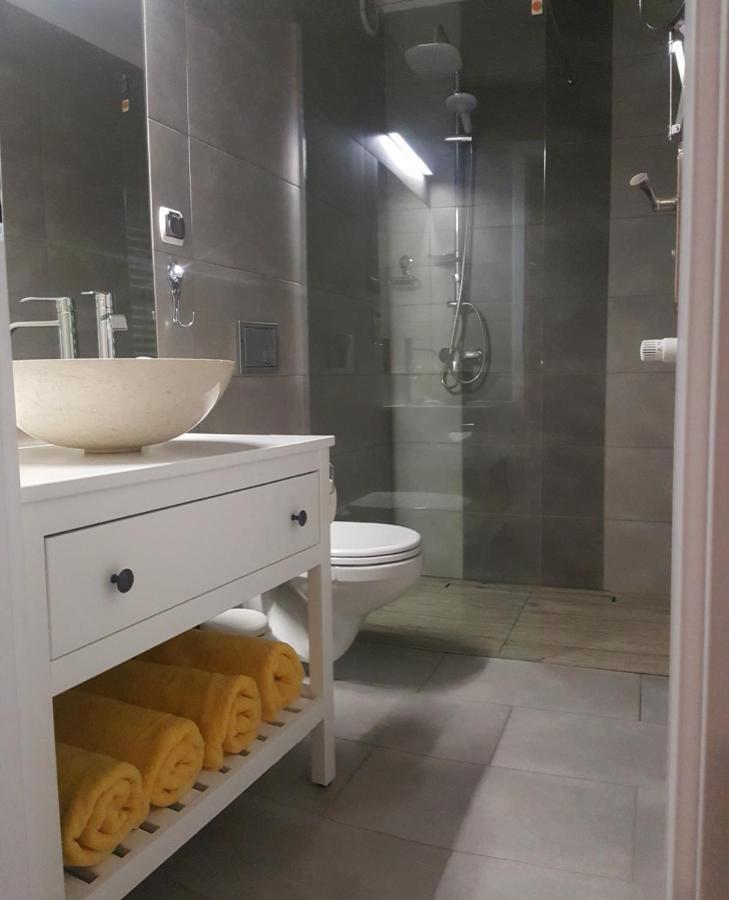 Korador Apartment ออสตรอวอ ภายนอก รูปภาพ