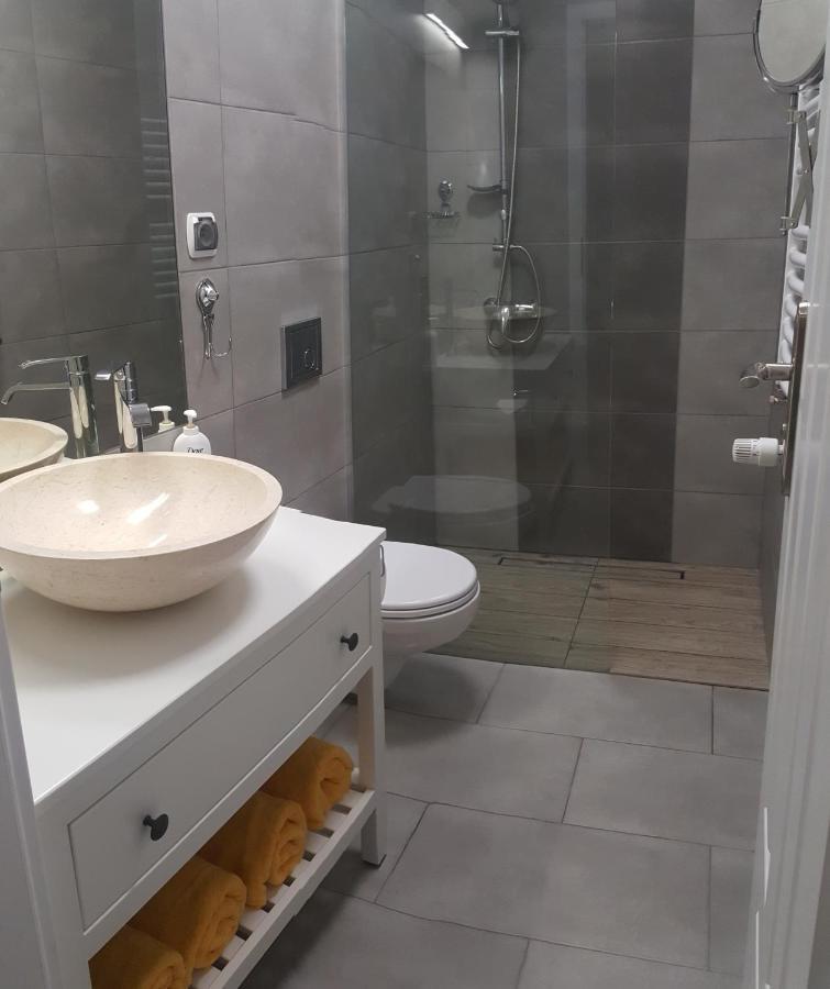 Korador Apartment ออสตรอวอ ภายนอก รูปภาพ